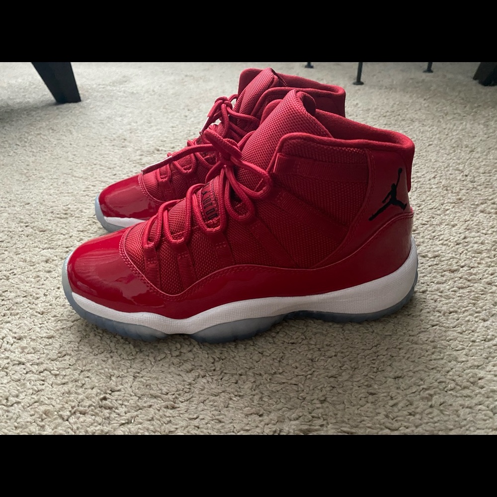 Jordan 11’s Size 5y
